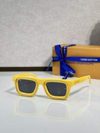 Picture of Louis Vuitton Sunglasses _SKUfw77797354fw